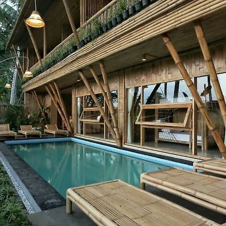 Luxury Bamboo Hostel Lodtunduh エクステリア 写真